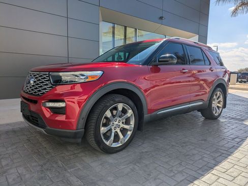 Used 2020 Ford Explorer Platinum w/ Premium Technology Package image 8