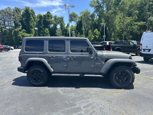 Used 2023 Jeep Wrangler Unlimited Sahara w/ Cold Weather Group AWD/4WD image 10