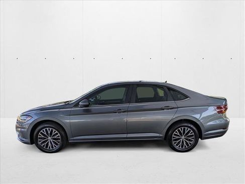 Used 2019 Volkswagen Jetta SE w/ Cold Weather Package image 9