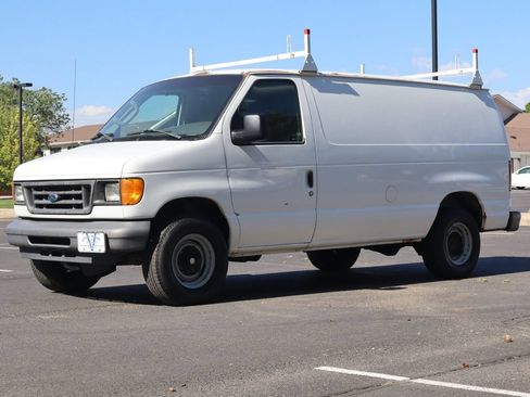 Used 2006 Ford E-250 and Econoline 250 RWD image 11