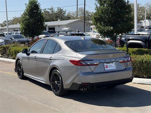 Certified 2025 Toyota Camry SE image 5