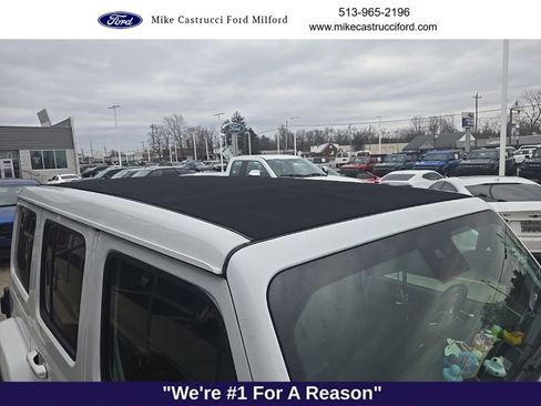 Used 2022 Jeep Wrangler Unlimited Sahara image 4