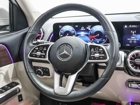 Used 2023 Mercedes-Benz GLB 250 image 16