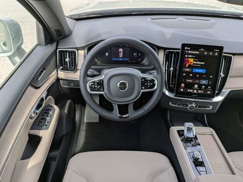 New 2026 Volvo XC90 B5 Core image 22