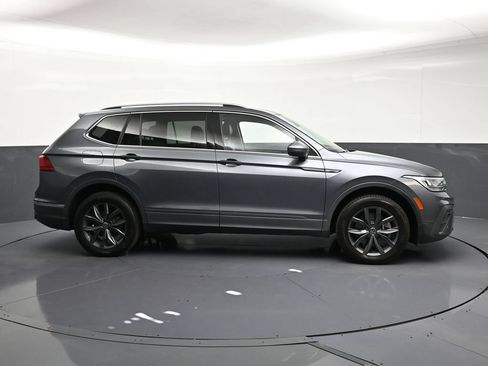 Used 2022 Volkswagen Tiguan SE AWD/4WD image 6