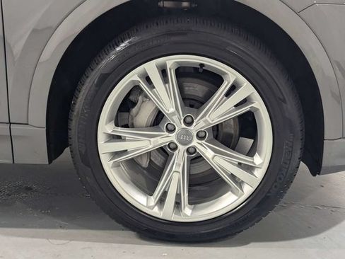 Used 2020 Audi Q8 Prestige w/ Prestige Package AWD/4WD image 31