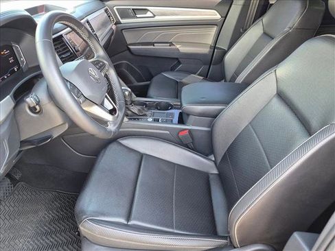 Used 2022 Volkswagen Atlas Cross Sport SE FWD image 16