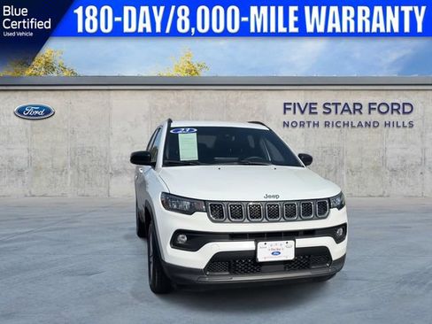 Used 2023 Jeep Compass Latitude AWD/4WD image 4