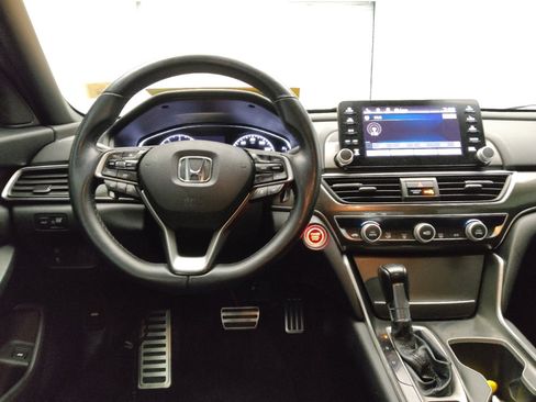 Used 2018 Honda Accord Sport image 22