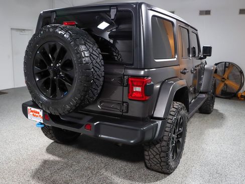 Used 2023 Jeep Wrangler Unlimited Sahara w/ Cold Weather Group AWD/4WD image 8