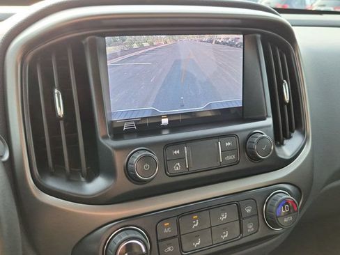 Used 2022 Chevrolet Colorado Z71 AWD/4WD image 13