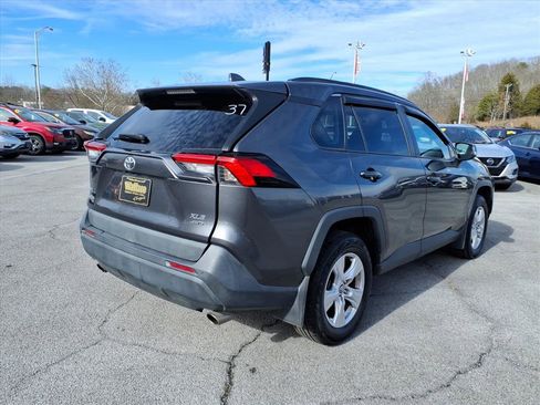Used 2020 Toyota RAV4 XLE image 16