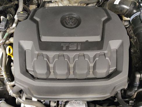 Used 2022 Volkswagen Tiguan SE AWD/4WD image 30