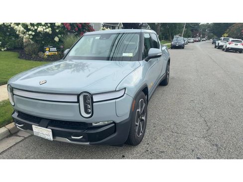 Used 2022 Rivian R1T Adventure AWD/4WD image 2
