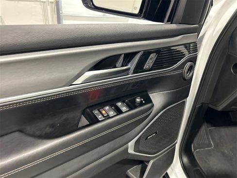 Used 2024 Jeep Wagoneer Series II image 15