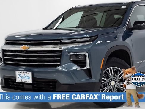 Used 2024 Chevrolet Traverse LT FWD image 2