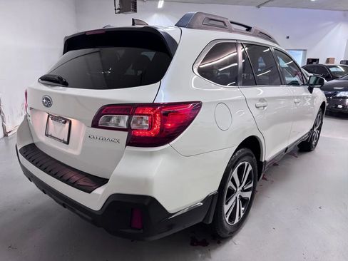 Used 2018 Subaru Outback 2.5i Limited AWD/4WD image 3