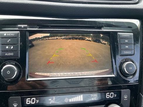 Used 2019 Nissan Rogue SV FWD image 13