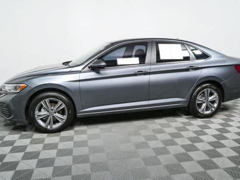 Used 2024 Volkswagen Jetta SE FWD image 31