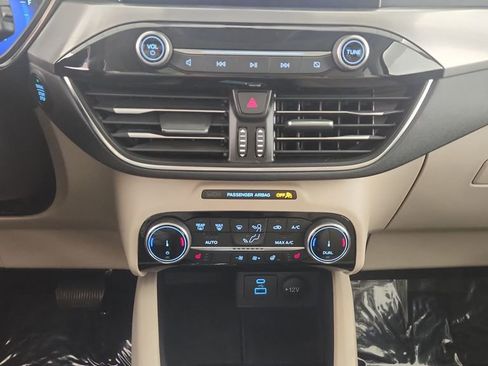 Certified 2022 Ford Escape Titanium w/ Class II Trailer Tow Package image 19