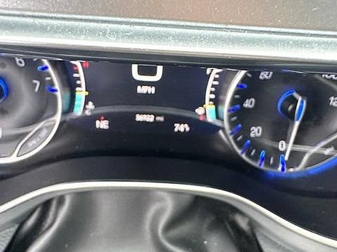 Used 2020 Chrysler Pacifica Limited w/ S Appearance Package FWD image 2