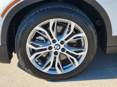 Used 2022 BMW X2 sDrive28i w/ Convenience Package image 11