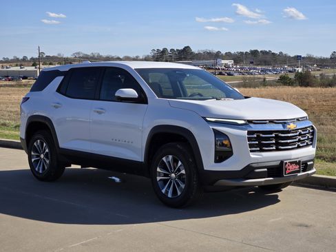 New 2026 Chevrolet Equinox LT w/ Convenience Package II image 1