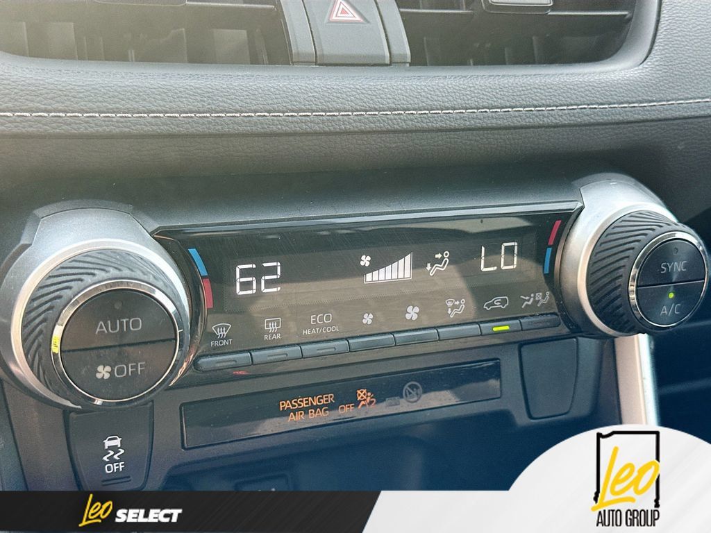 Used 2019 Toyota RAV4 XLE AWD/4WD image 17