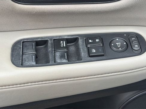 Used 2017 Honda HR-V LX image 32