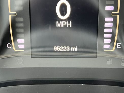 Used 2016 Jeep Cherokee 75th Anniversary FWD image 8