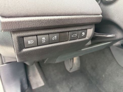 Used 2025 Toyota Camry LE w/ Convenience Package FWD image 27
