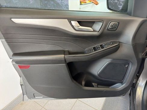 Certified 2024 Ford Escape Platinum AWD/4WD image 19