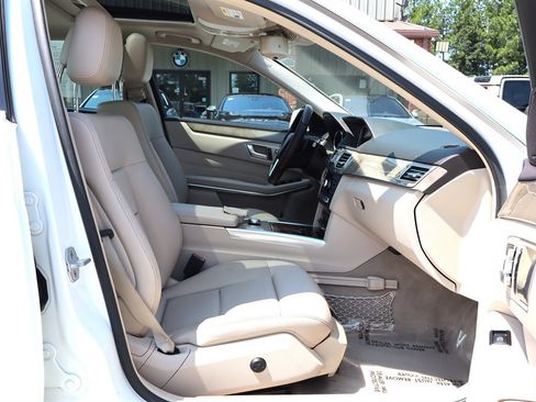 Used 2014 Mercedes-Benz E 250 BlueTEC Sedan image 17