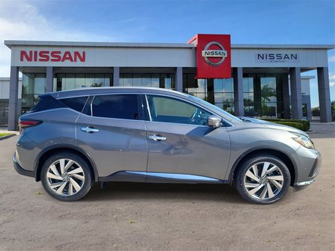 Used 2019 Nissan Murano SL image 3