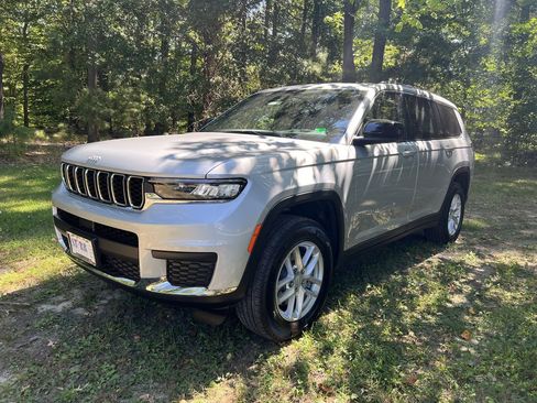 New 2025 Jeep Grand Cherokee L Laredo w/ Trailer Tow Package image 7