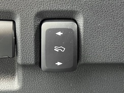 Used 2025 Ford F250 Platinum image 31