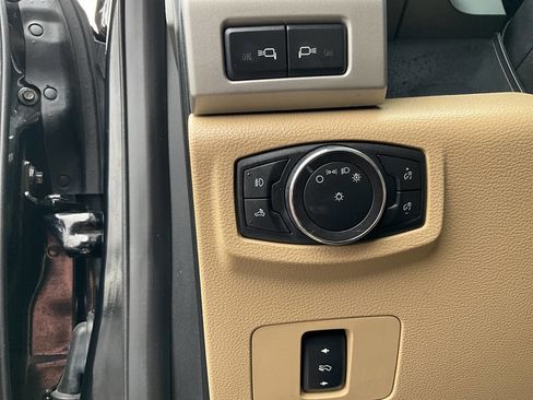 Used 2017 Ford F350 Lariat w/ Chrome Package image 38