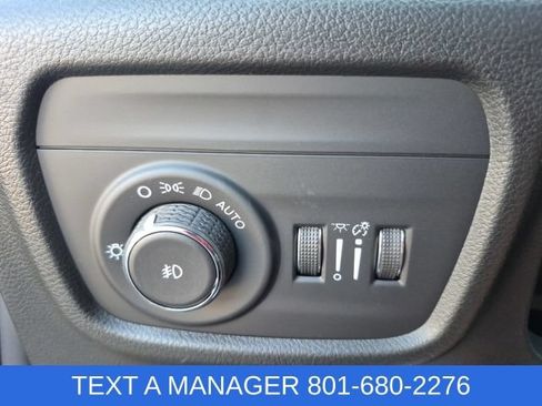 New 2026 Jeep Grand Cherokee Limited w/ Luxury Tech Group II AWD/4WD image 33