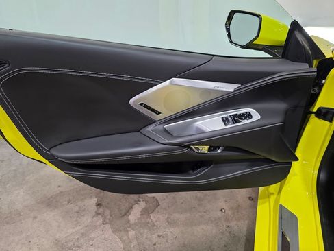 Used 2021 Chevrolet Corvette Stingray Premium Cpe w/ Z51 Performance Package RWD image 23