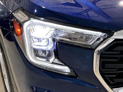 Used 2023 GMC Terrain SLE w/ Driver Convenience Package image 30