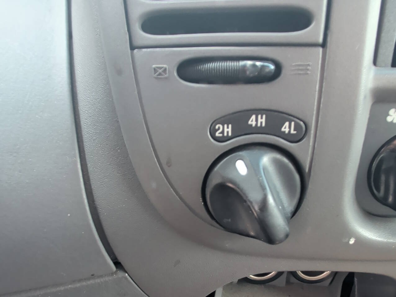 Used 2002 Ford F150 XLT AWD/4WD image 34