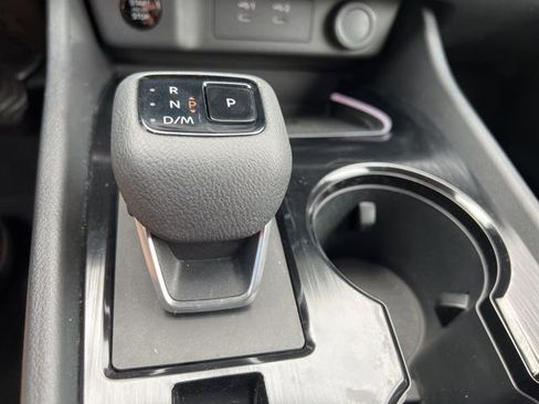 Used 2024 Nissan Rogue SL image 26