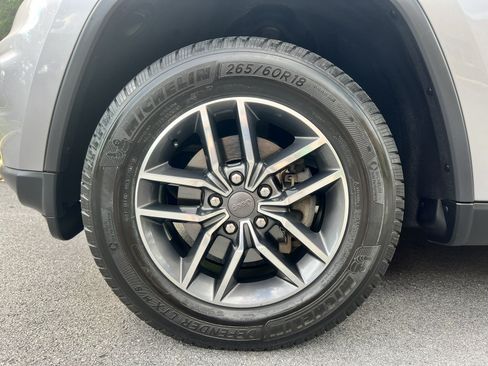 Used 2019 Jeep Grand Cherokee Limited w/ Luxury Group II AWD/4WD image 86