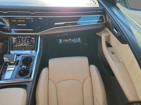 Used 2020 Audi Q8 Prestige image 10