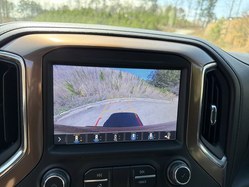 Used 2019 Chevrolet Silverado 1500 High Country w/ Technology Package image 28