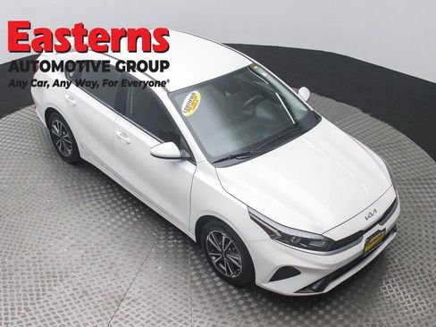 Used 2024 Kia Forte LXS FWD image 3