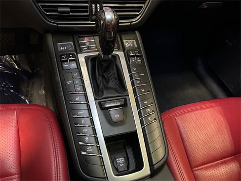 Used 2021 Porsche Macan GTS image 28