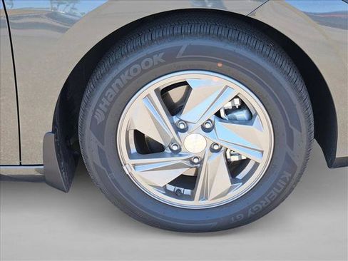 New 2026 Hyundai Elantra SE FWD image 10