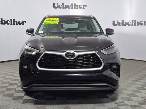 Certified 2024 Toyota Highlander XLE image 2