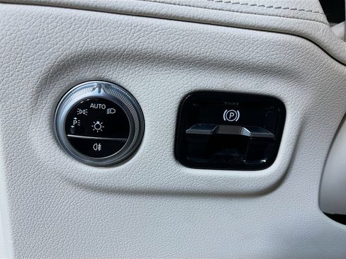 Used 2023 Mercedes-Benz EQS 450+ 4MATIC SUV image 13